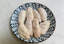 Lỡ tay đổ bim bim vào cánh gà, cả nhà bất ngờ được món ngon không tưởng